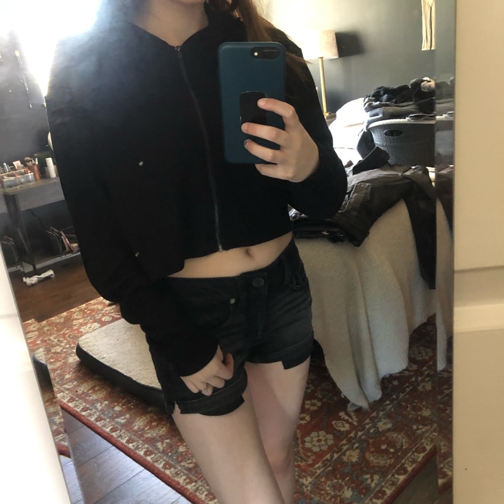 Black Crop Hoodie (ACCEPTING ALL OFFERS!)